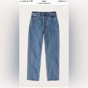 Abercrombie The Mom High Rise. Size 28/6 short. Worn twice. Great condition!